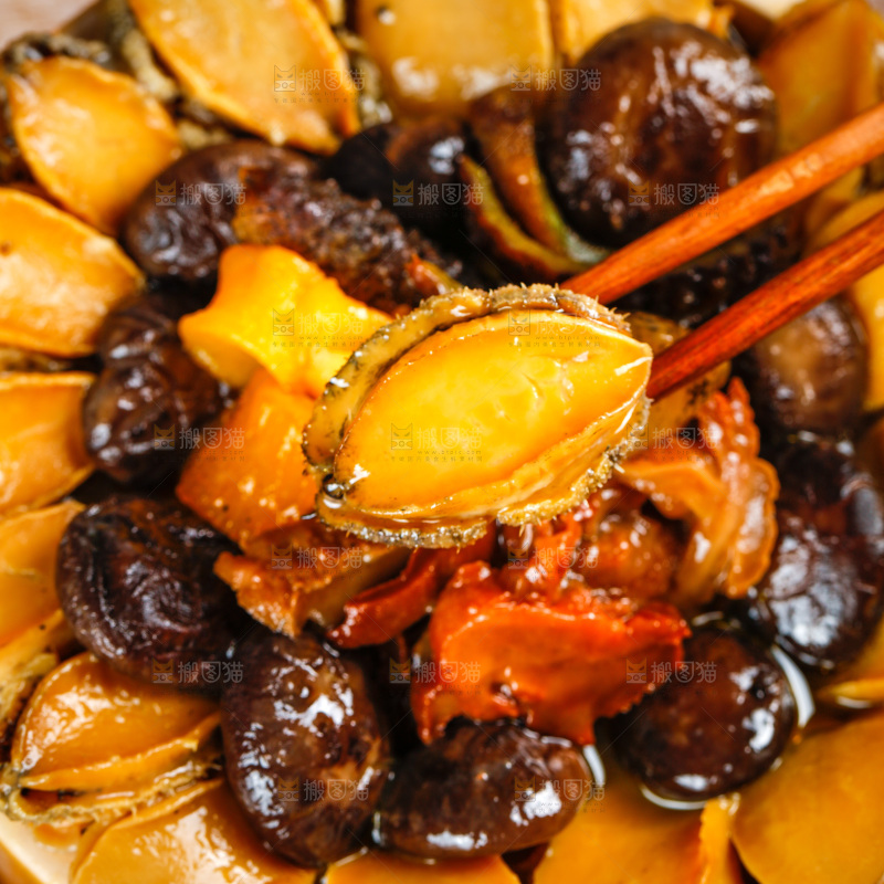 深底上的佛跳墙食材