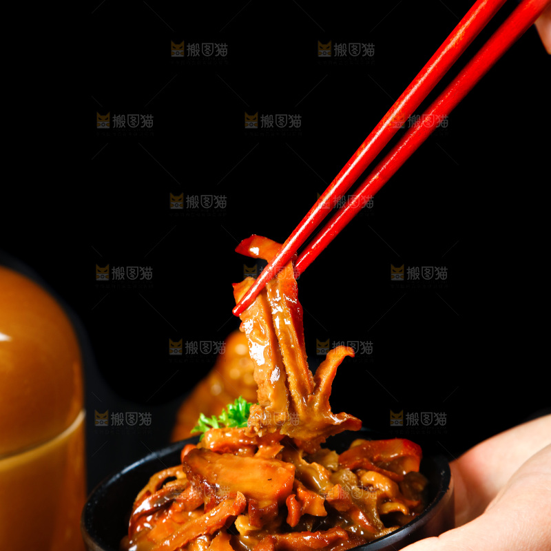 深底上的佛跳墙食材