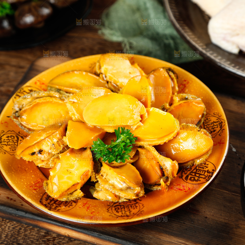 深底上的佛跳墙食材