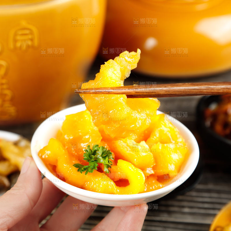 深底上的佛跳墙食材