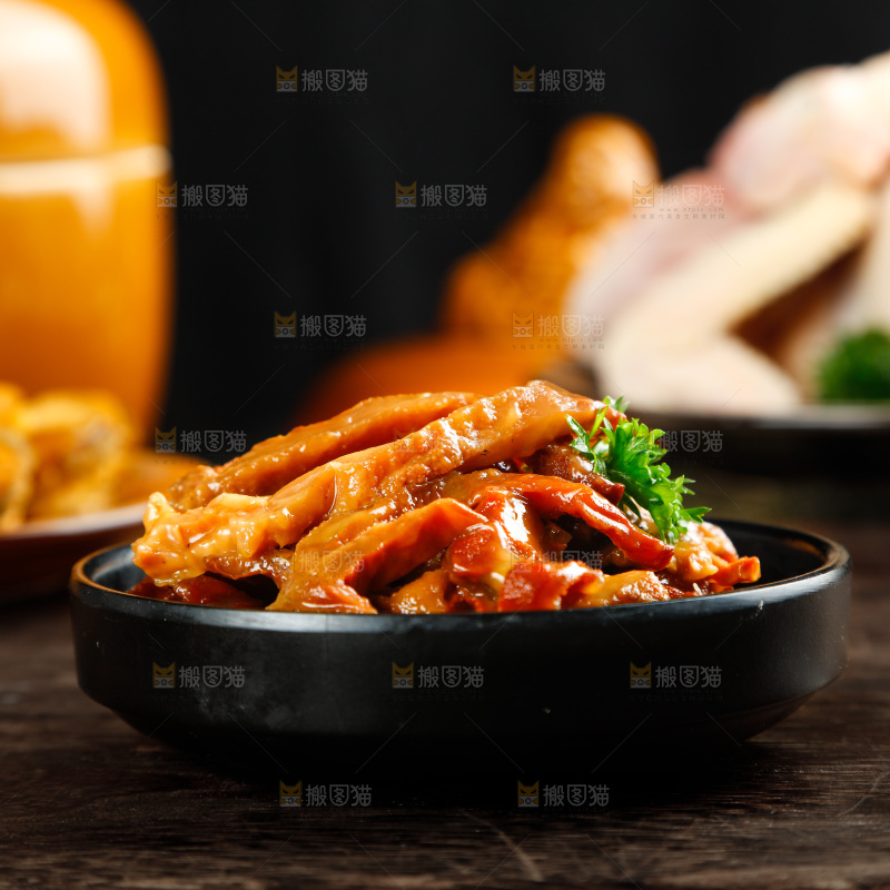 深底上的佛跳墙食材