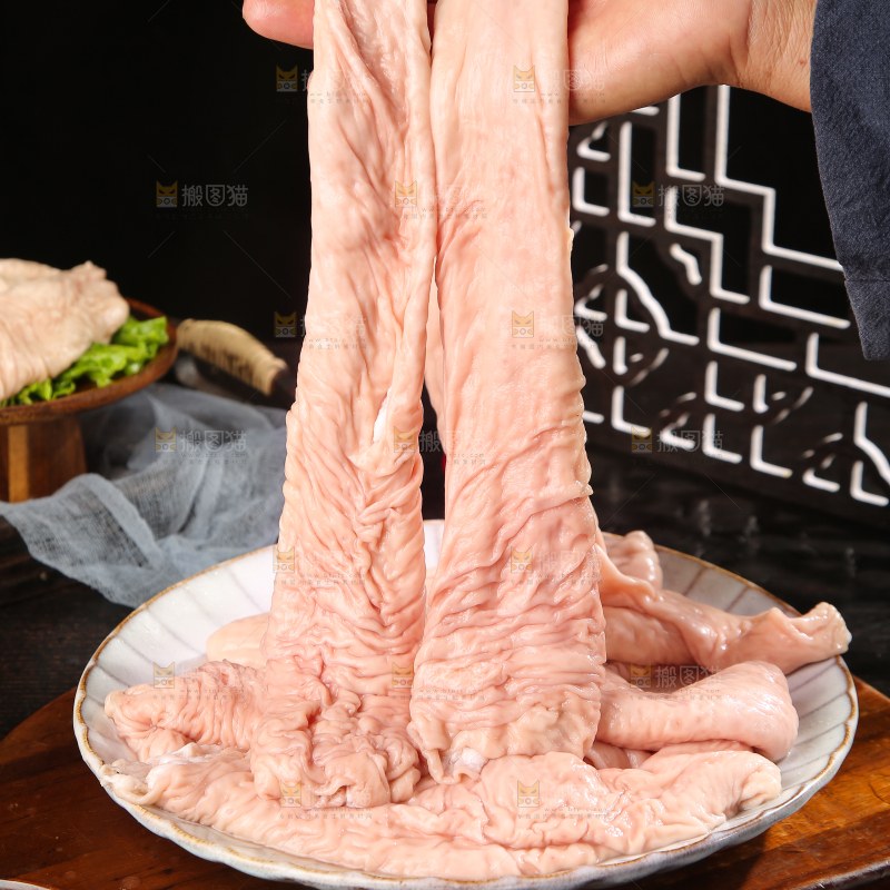深底上的新鲜猪大肠