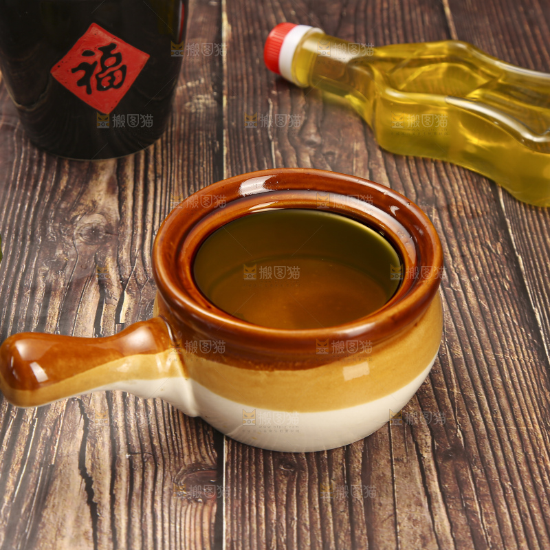 深底上的山茶油