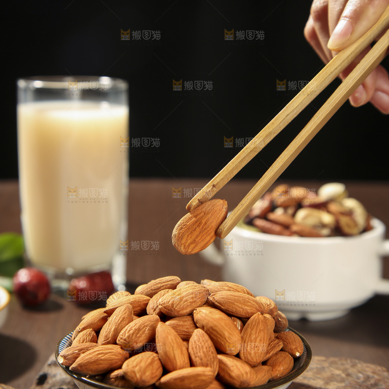 深底上的扁桃仁
