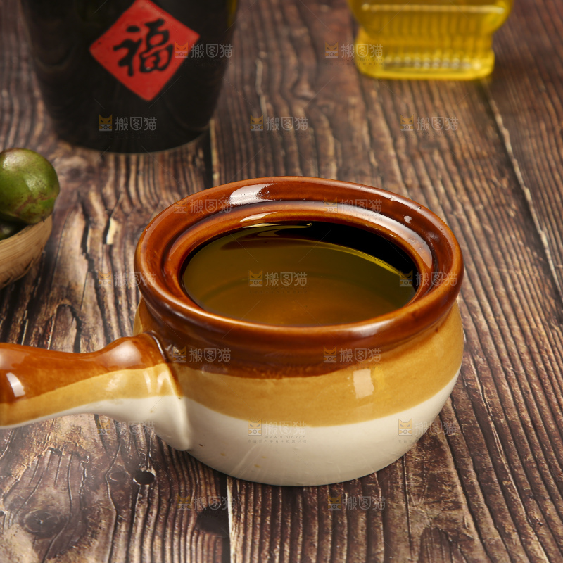 深底上的山茶油
