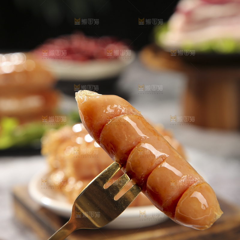 深底上的烤肠