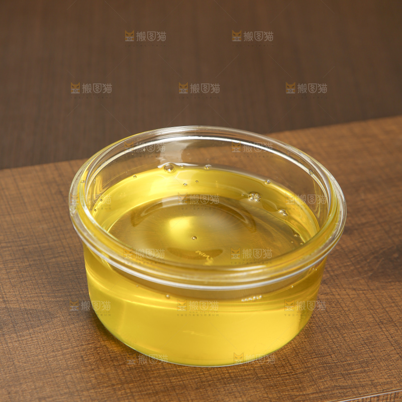 深底上的山茶油