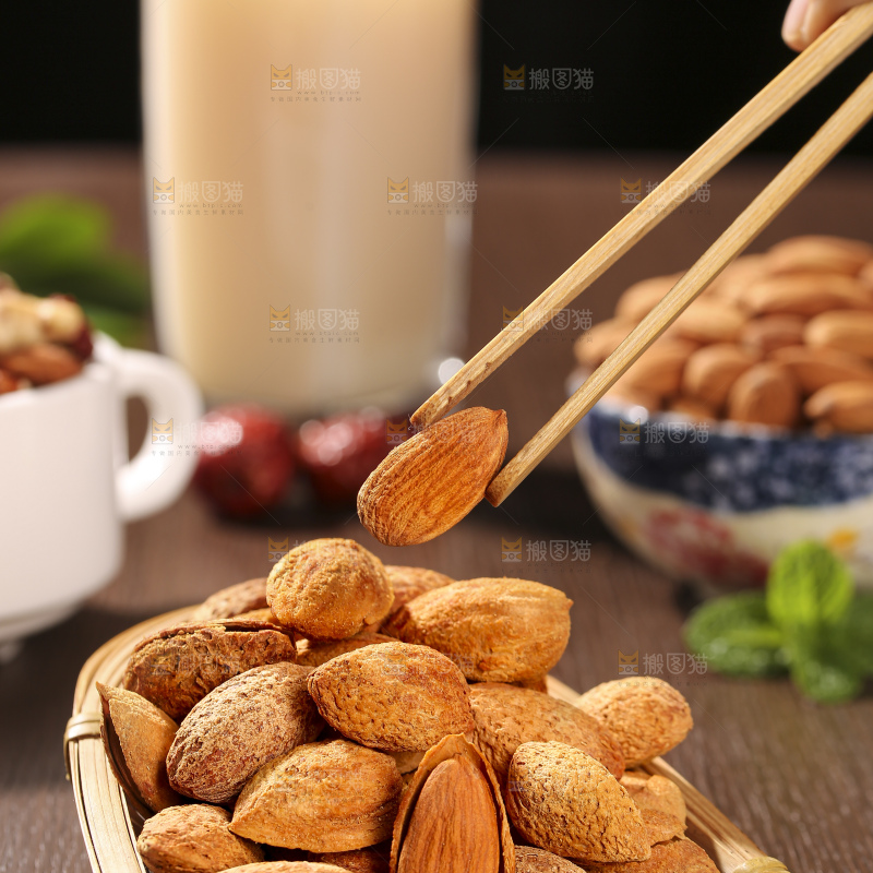 深底上的扁桃仁