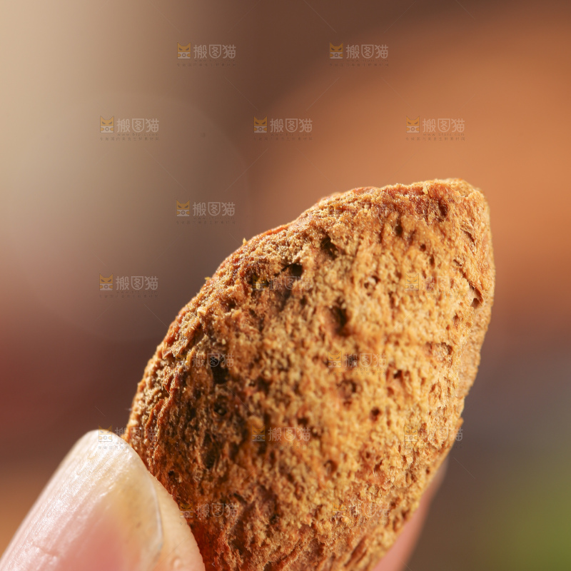 深底上的扁桃仁