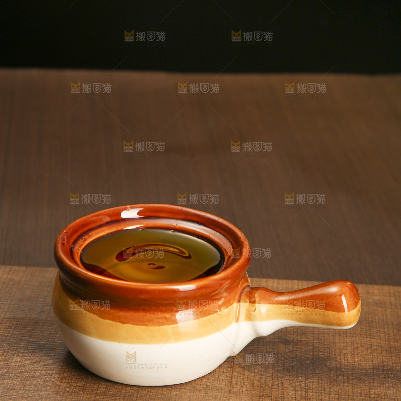 深底上的山茶油