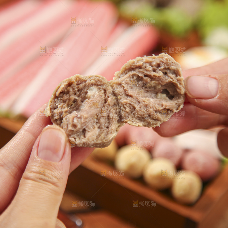 木底上的火锅丸子
