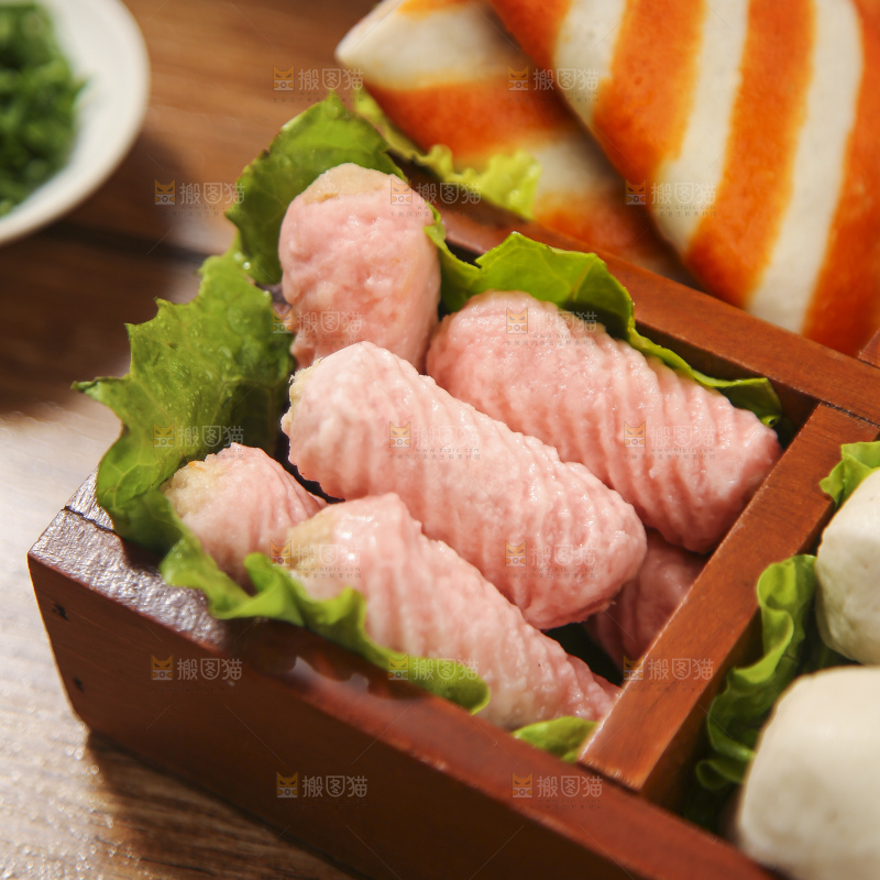 木底上的火锅丸子