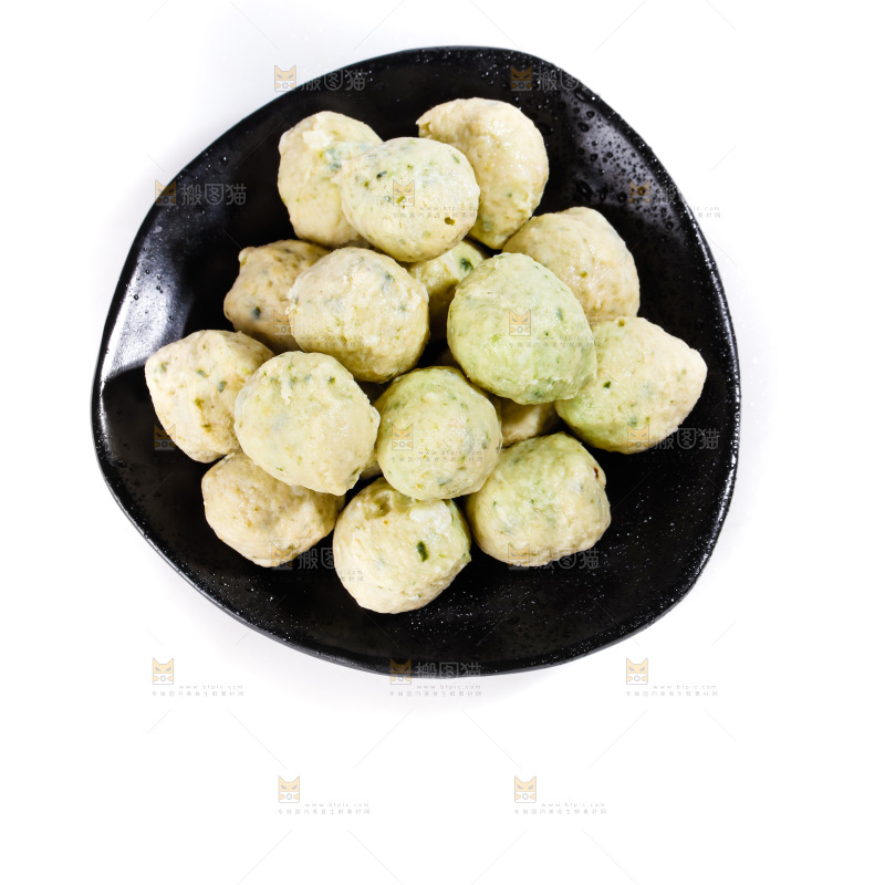 白底上的火锅丸子