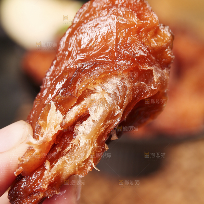 深底上的苹果干
