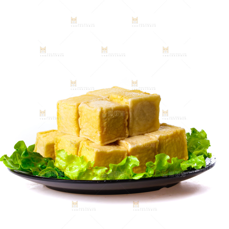 白底上的火锅丸子