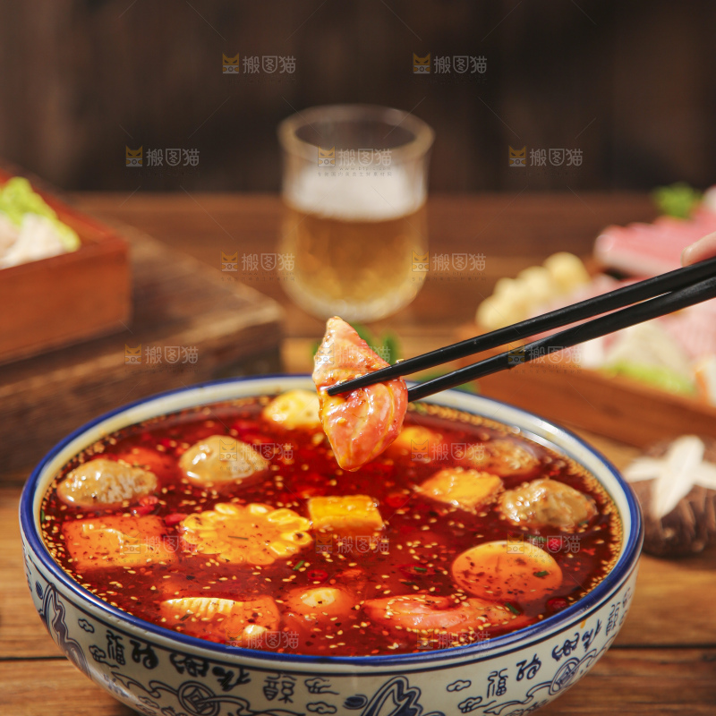 木底上的火锅丸子