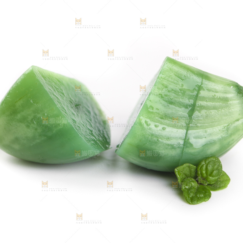 白底上的腊八蒜