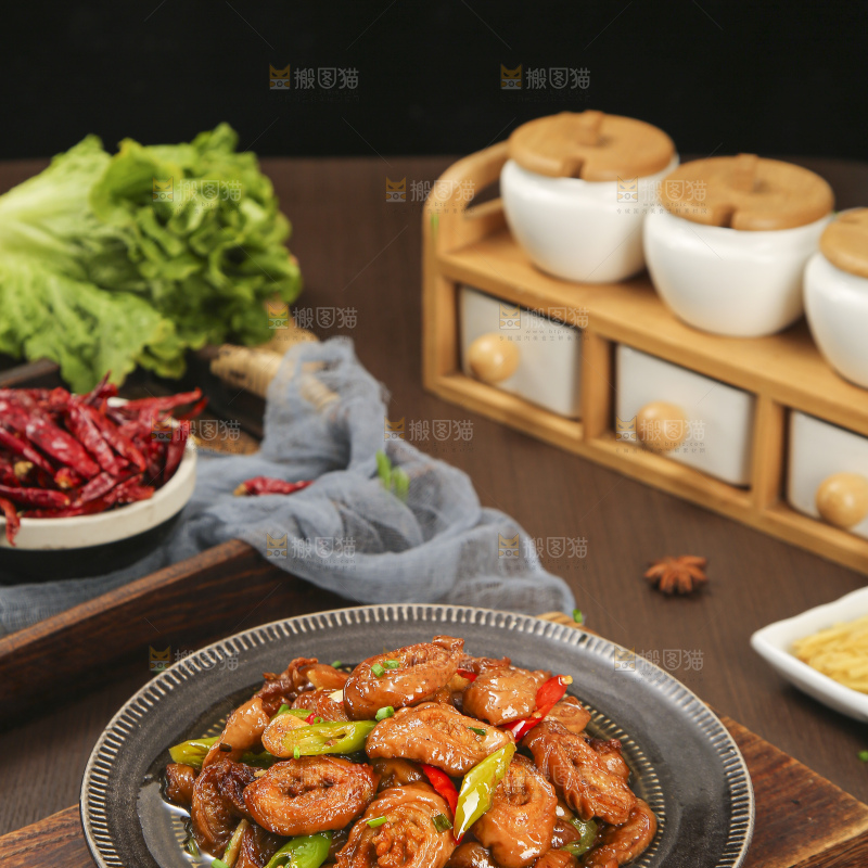 深底上的炒肥肠