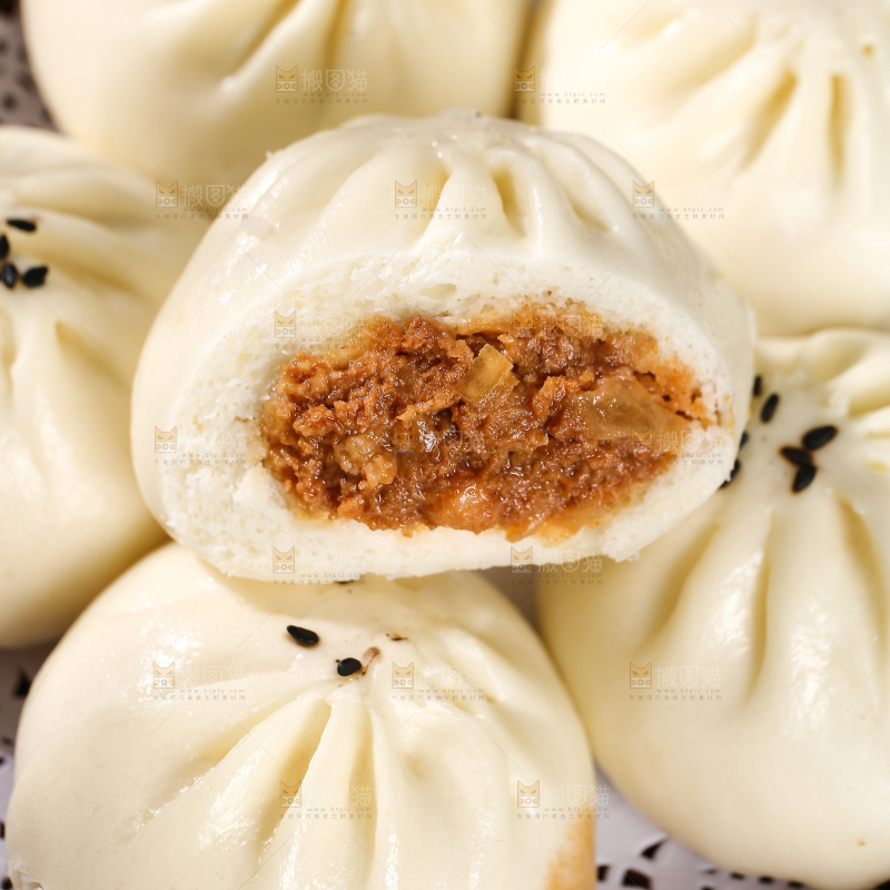 深底上的牛肉包子