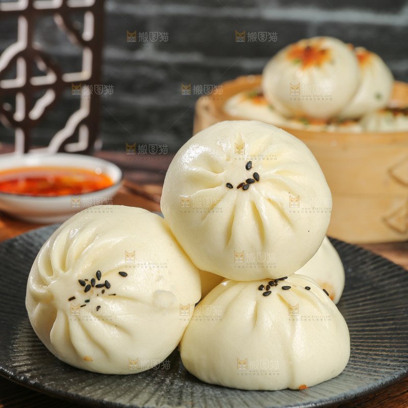 深底上的牛肉包子