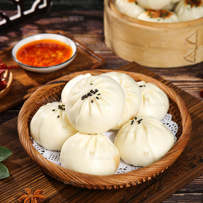 深底上的牛肉包子