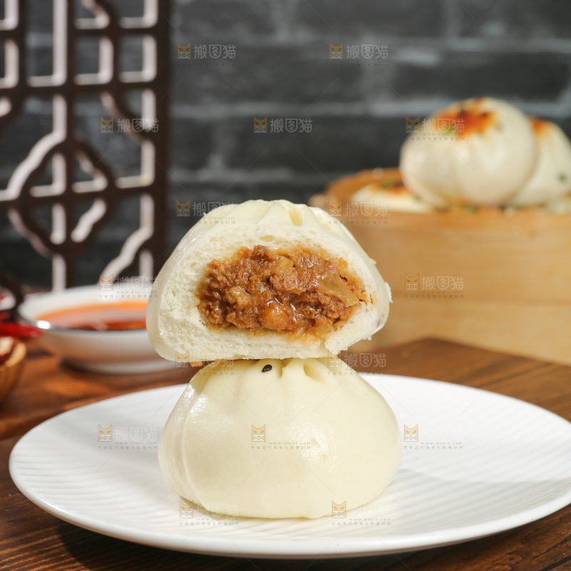 深底上的牛肉包子