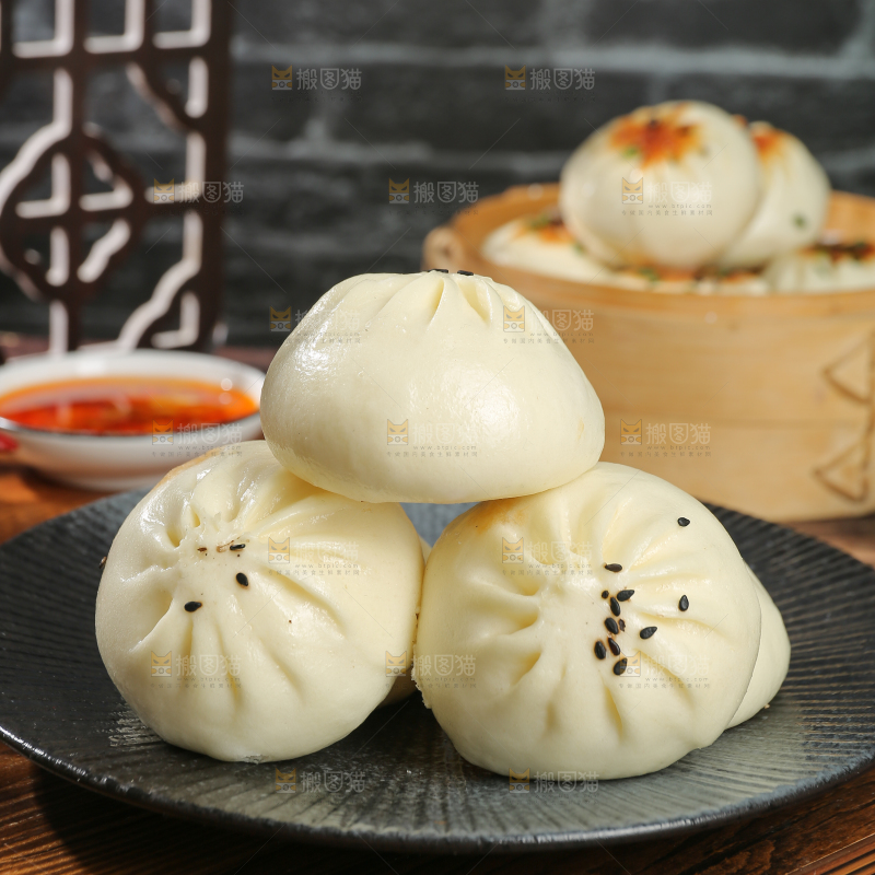 深底上的牛肉包子