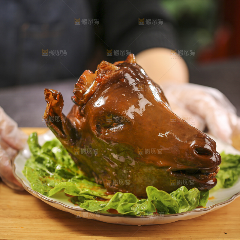 深底上的羊头肉