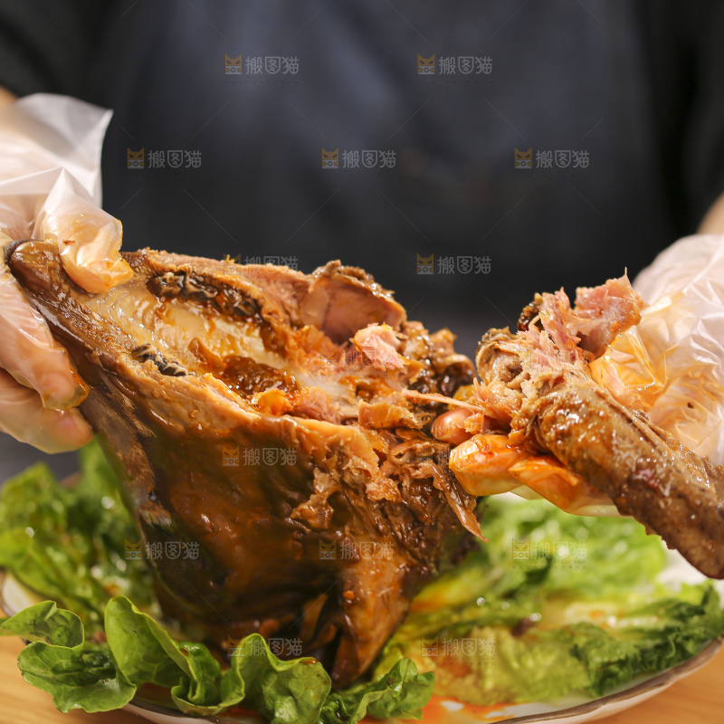 深底上的羊头肉