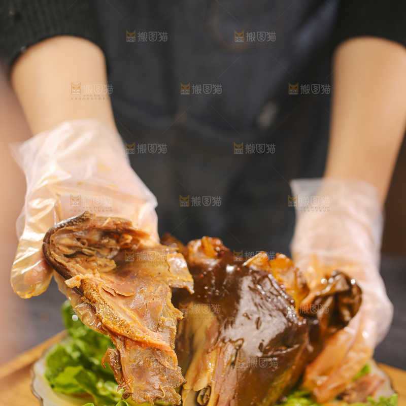 深底上的羊头肉
