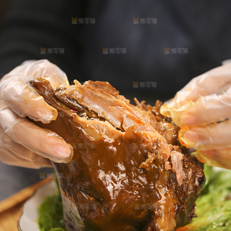 深底上的羊头肉