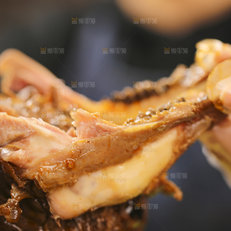 深底上的羊头肉