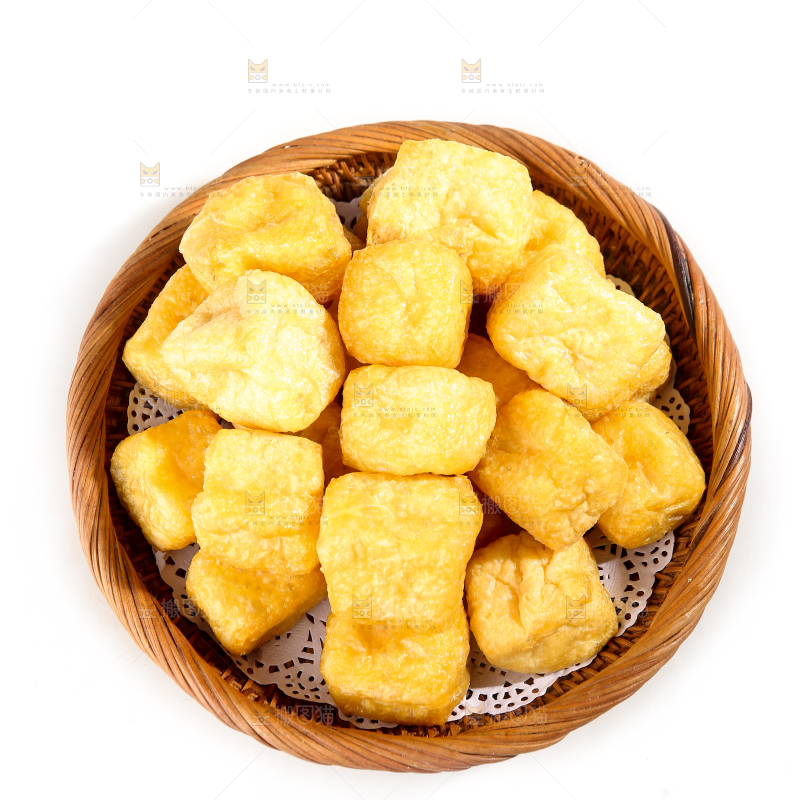 白底上的油豆腐