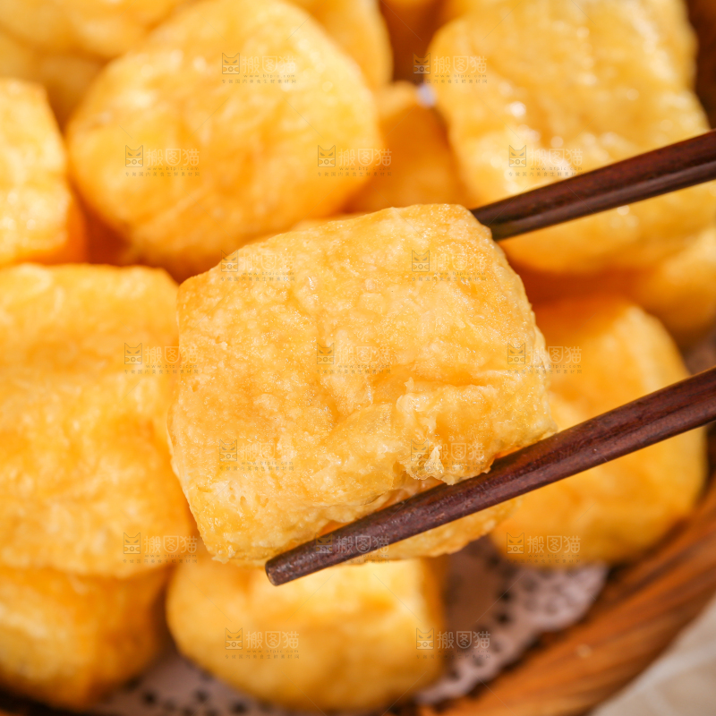 深底上的油豆腐