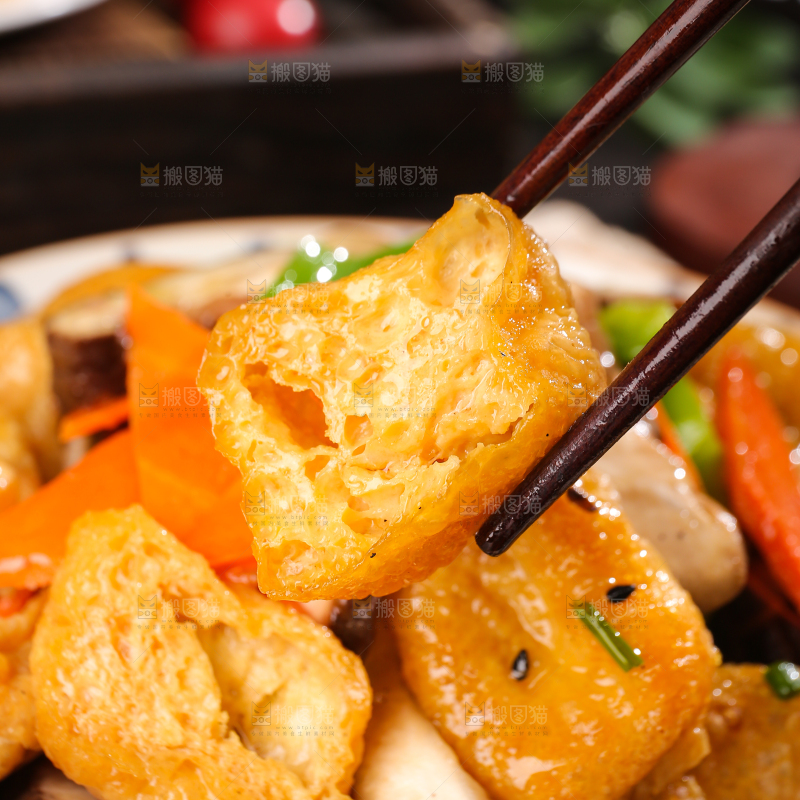 深底上的油豆腐