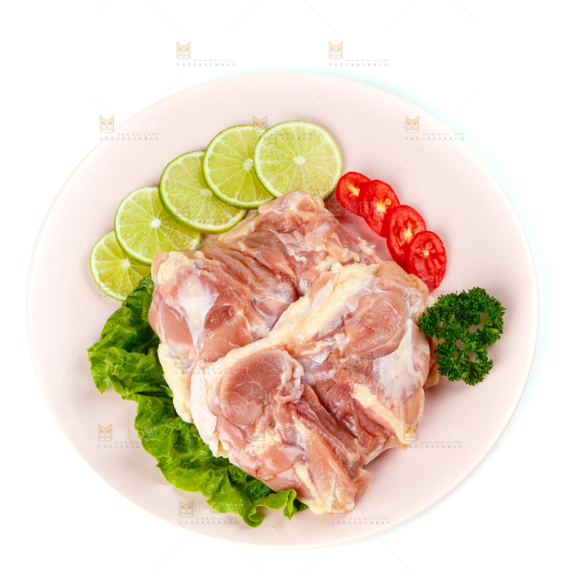 白底上的鸡腿肉