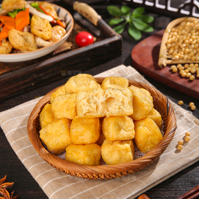 深底上的油豆腐