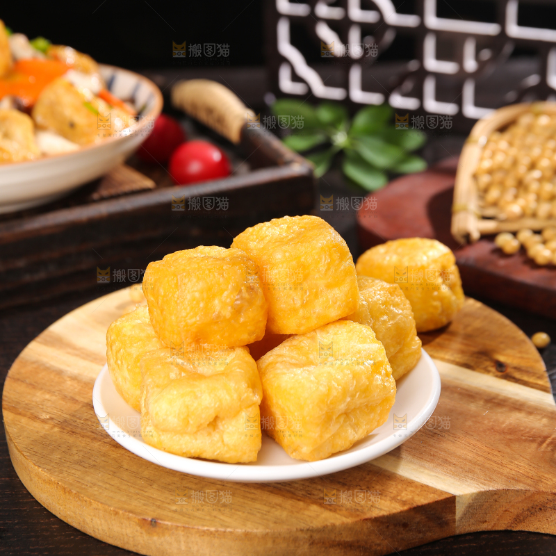 深底上的油豆腐