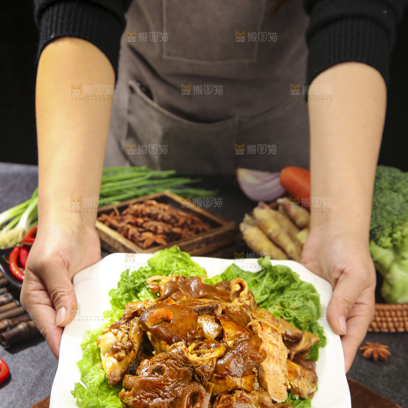 深底上的羊头肉