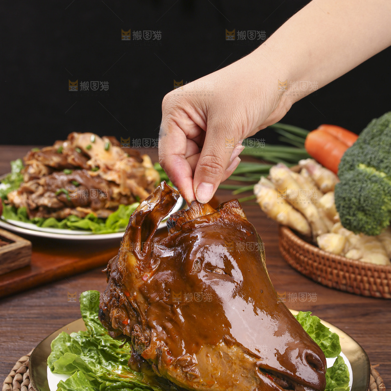 深底上的羊头肉