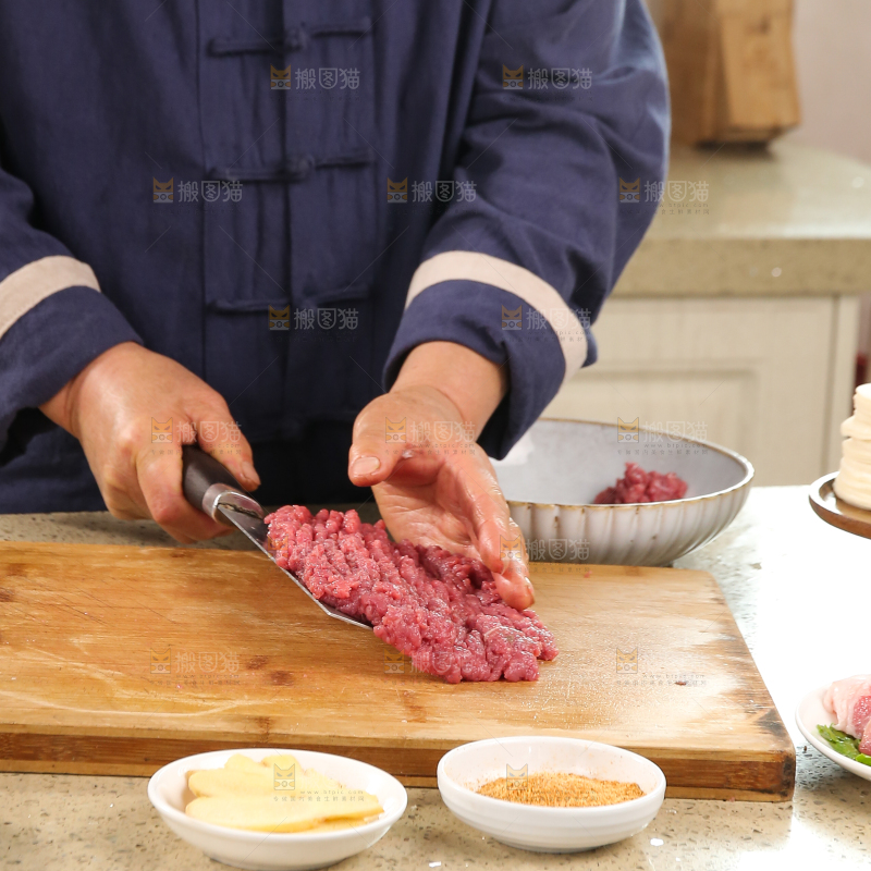 手工牛肉饺子制作