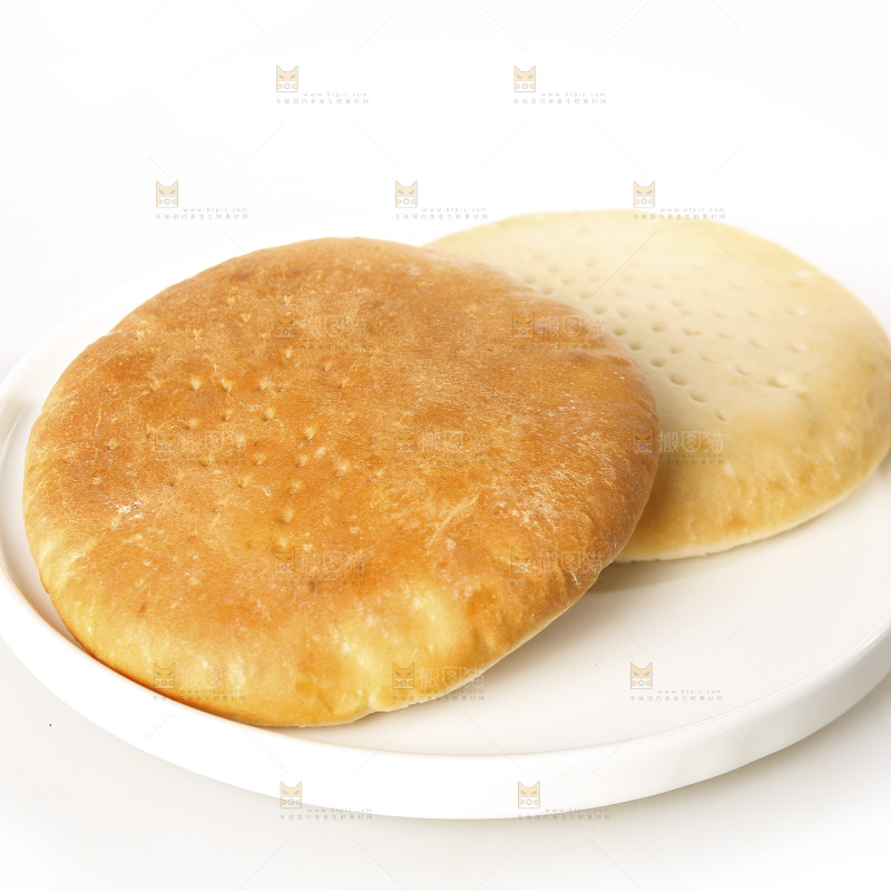 白底上的披萨饼