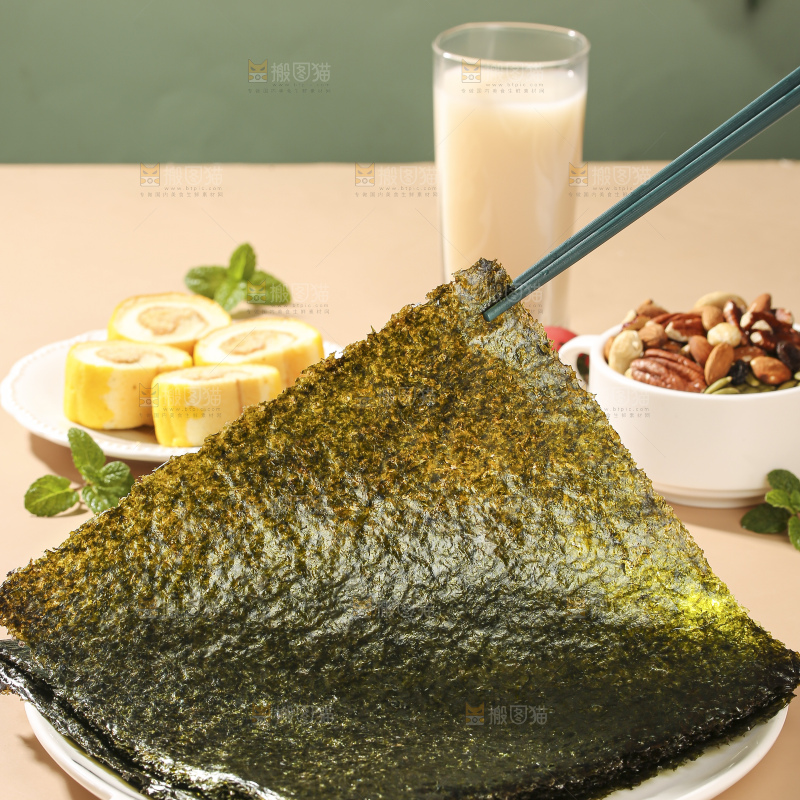 浅底上的海苔卷