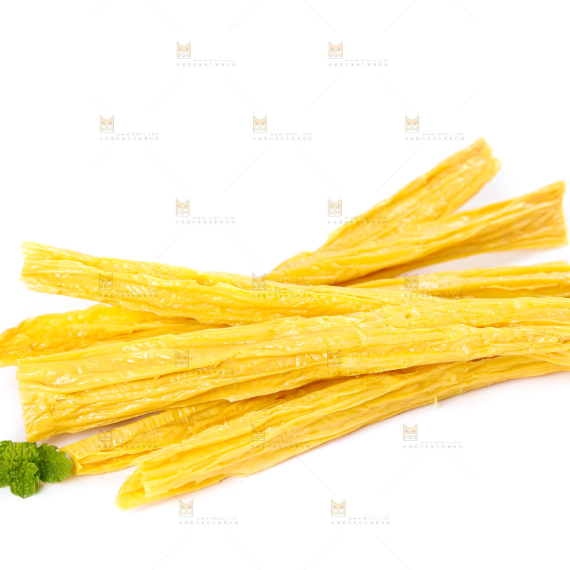 白底上放着腐竹