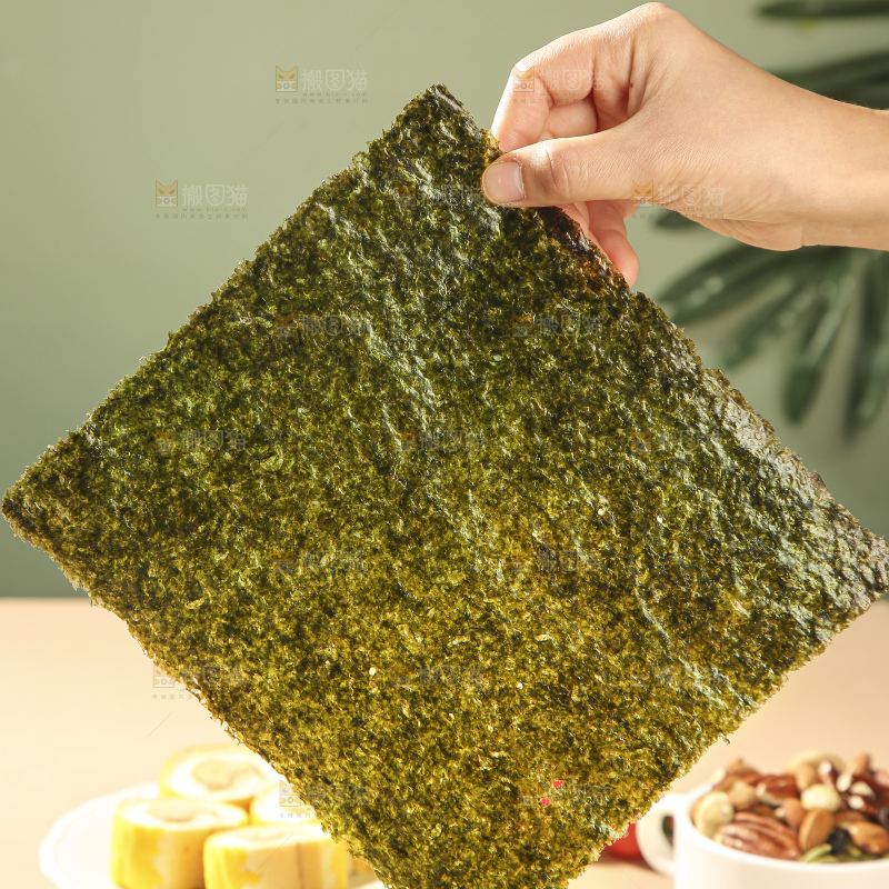 浅底上的海苔卷