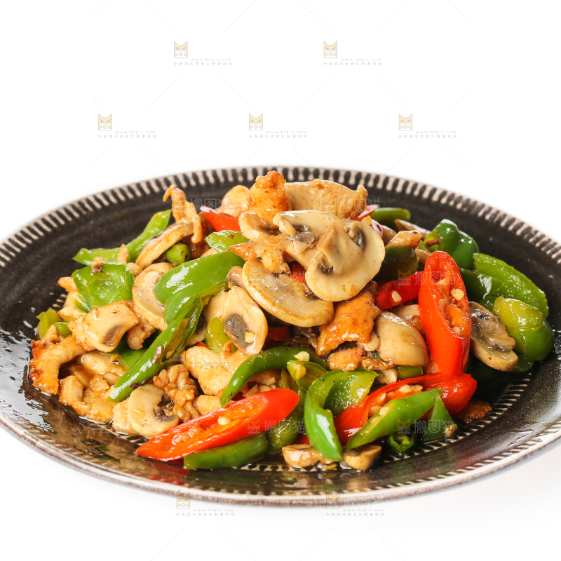 白底上的口蘑炒肉片