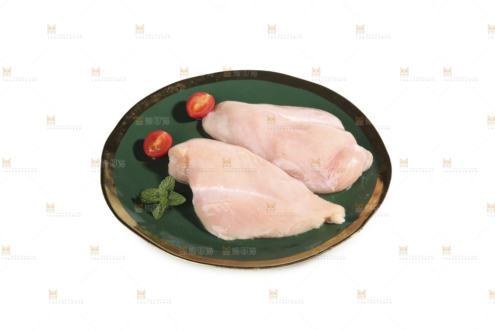 白底上的鸡胸肉