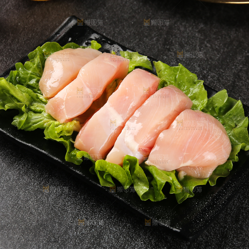 黑底上的鸡胸肉