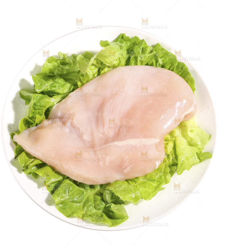 白底上的鸡胸肉
