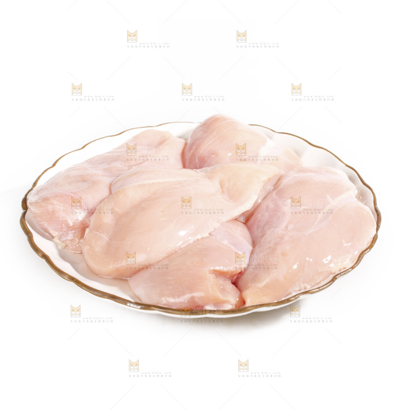 白底上的鸡胸肉